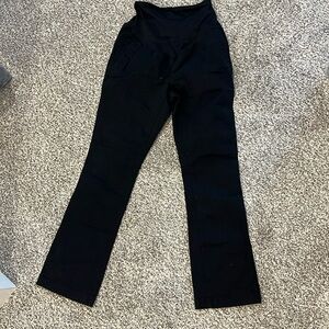 Old Navy full panel maternity pants. Black, size 6 short. EUC. Boot cut